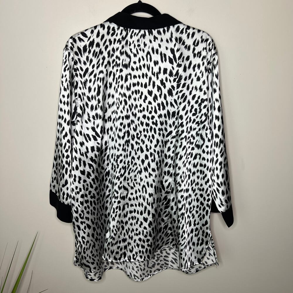 Womens Black & White Animal Print Blouse with Contrast Collar - Picture 7 of 8